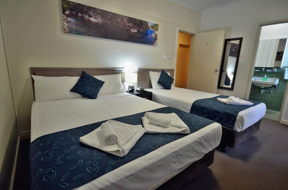 Lees Hotel Ingham Exterior foto