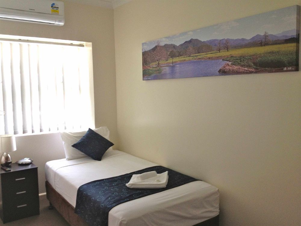 Lees Hotel Ingham Exterior foto