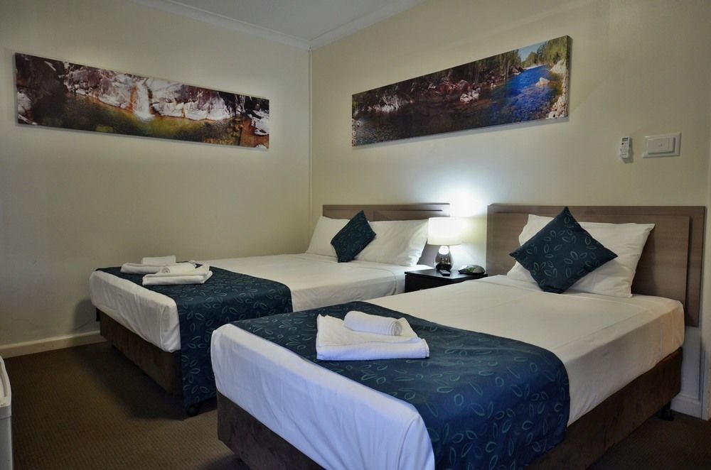 Lees Hotel Ingham Exterior foto